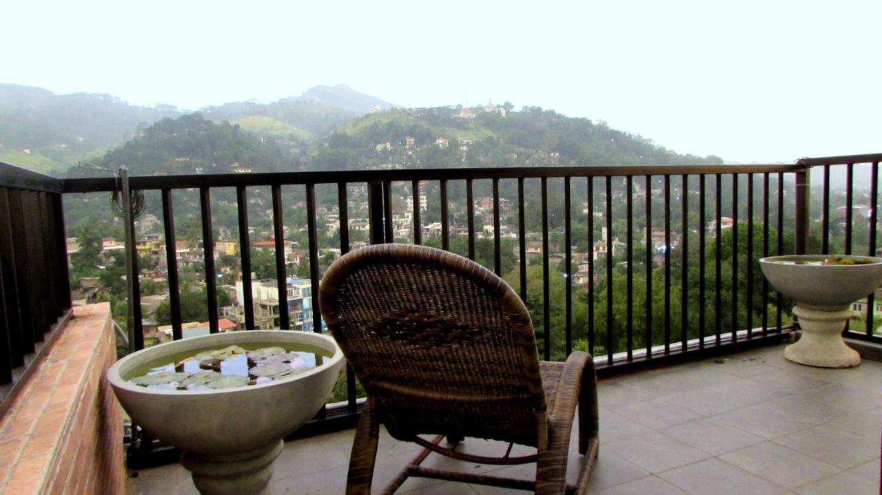 Bunk Planet Otel Kandy Dış mekan fotoğraf